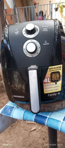 fritadeira elétrica Nova nunca usada 127 V poriso o motivo da venda