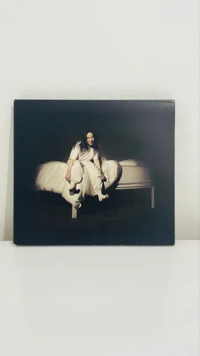 ? Kit Billie Eilish - CD + Placa Spotify + Colar | Nunca Usados