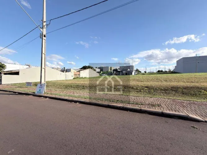 Terreno à venda, 330 m² por R$ 290.000 - Piazza Tressoldi - Cascavel/PR