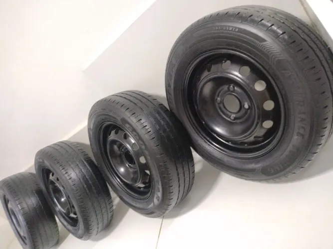 Jogo de Rodas 4X108 com Pneus Goodyear 185/65 R14 Ford Peugeot Citroen ( PRA TROCA )