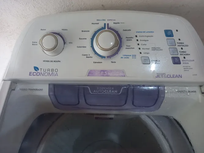 Máquina de Lavar 8,5kg da Electrolux Jet&Clean 