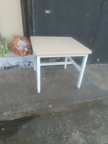 Mesa reforçada pra crianças