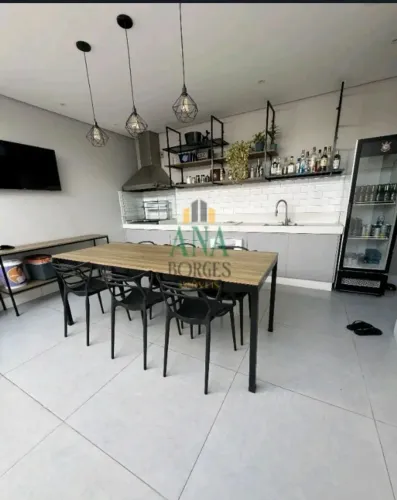 Casa Impecável com Suíte em Condomínio