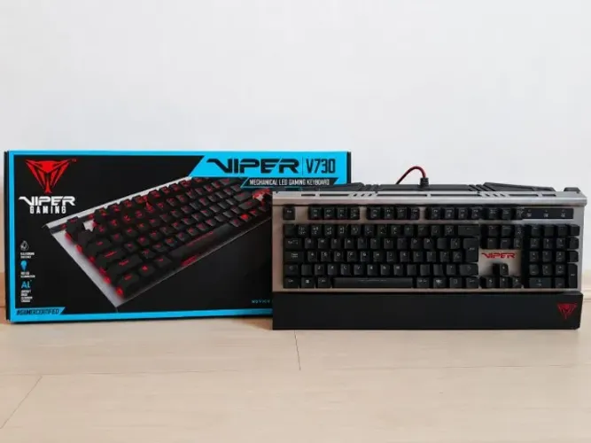 Teclado Gamer Mecânico Patriot Viper V730 Switch Brown