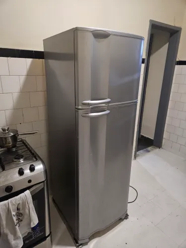 Geladeira Eletrolux df36 (SÓ VINDO BUSCAR)