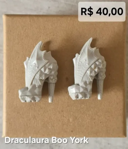 Kit sapatos e casaco - Monster High