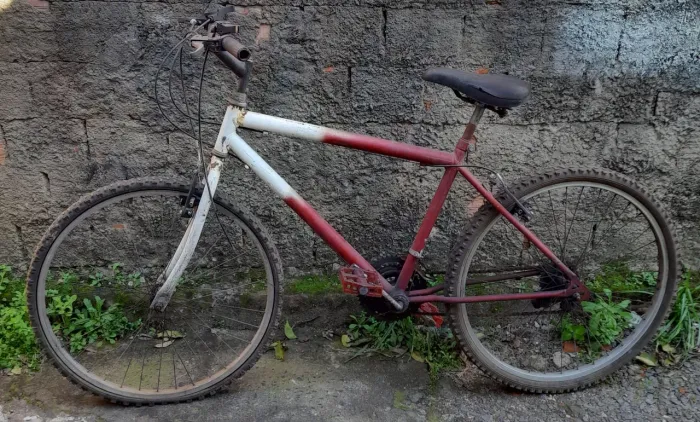 Bicicleta aro 26 pra reformar!**Baixei Pra levar**