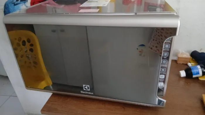 Microondas semi novo