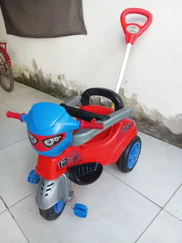 Vendo esse velocípede semi-novo em perfeito estado com todas as peças intactas apenas 170