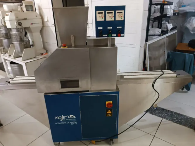 Pingadeira de pão de queijo 