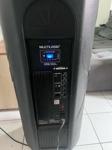 Vende - se caixa de som funcionando perfeitamente, motivo da venda mudei para apto