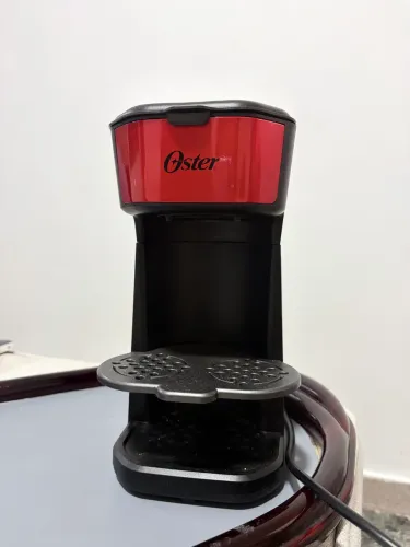 Cafeteira Oster Pratic 2 Xícaras (Preta e Vermelha) - Pouco Uso, Excelente Estado!