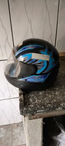 Capacetes usados
