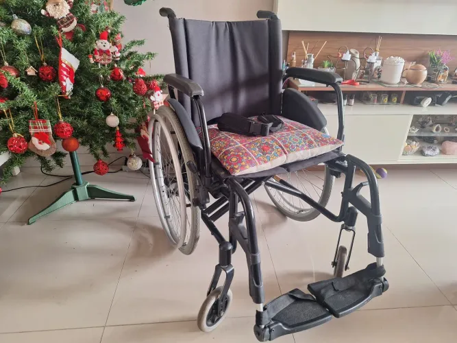 Cadeira de rodas,600,00