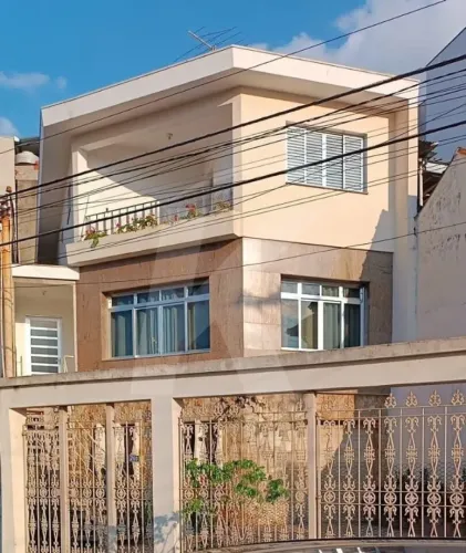 Sobrado á venda com 300m de área total na Vila Gustavo