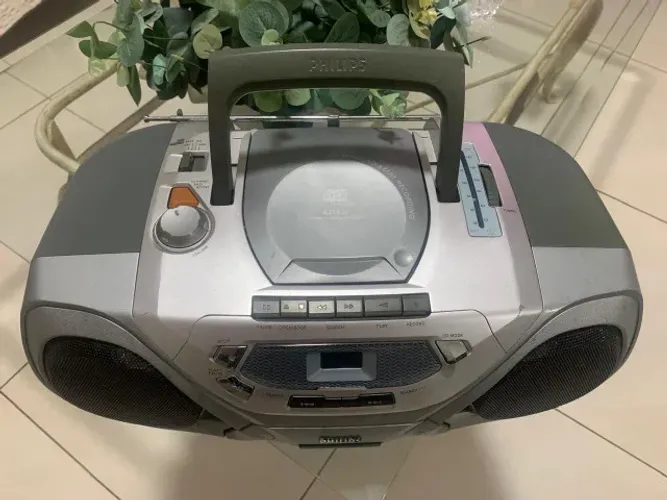MICRO SYSTEM PHILIPS Modelo AZ 1030 - Usado | Rádio, CD e Cassete