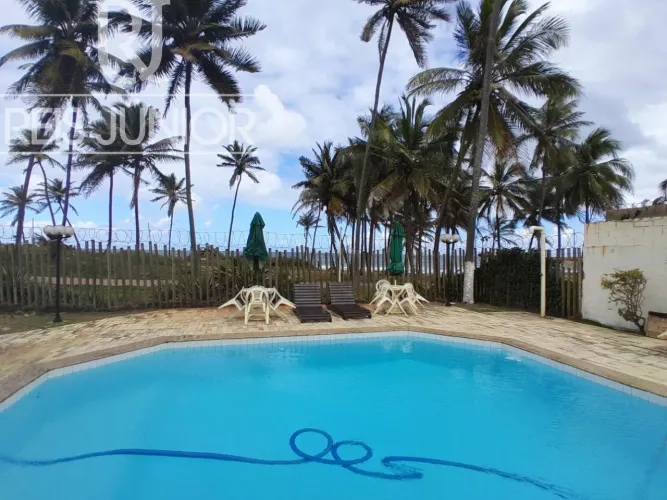 Village pé na areia, porteira fechada, com 3 suítes e piscina
