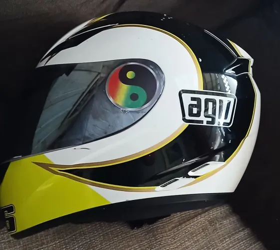 Vendo capacete agv original número 58.60 passo cartão