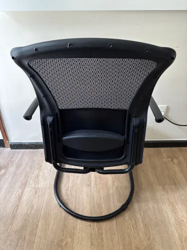 Vendo cadeira de escritório flexform