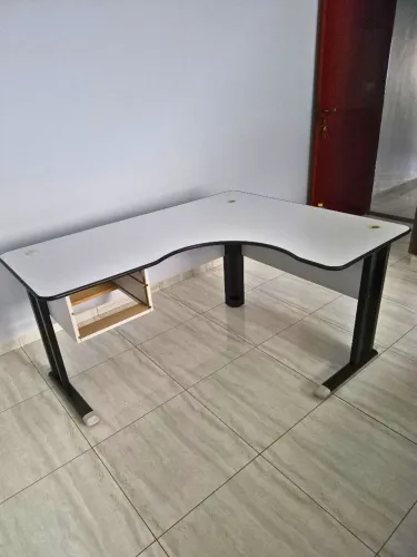 Mesa para escritório em formato L estação de trabalho