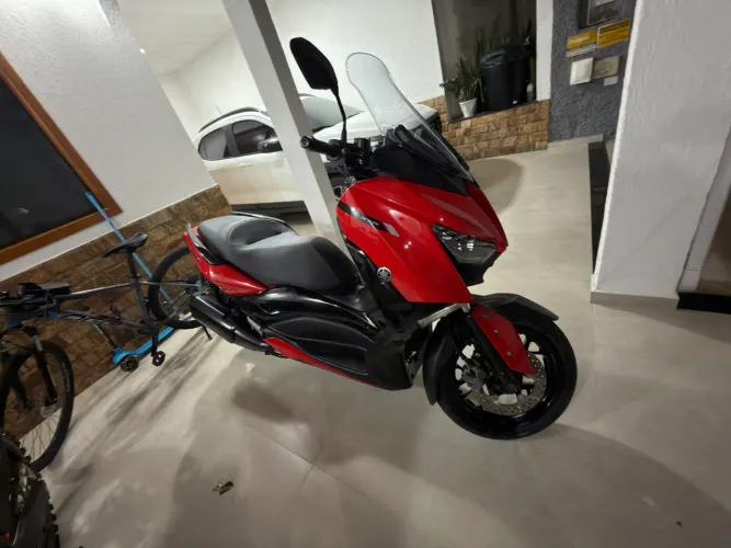 X Max 250 2023