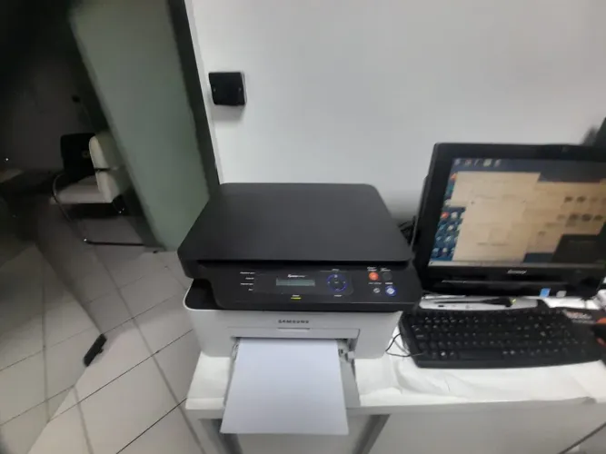 Impressora Multifuncional Samsung X Press M 2070 monocromática