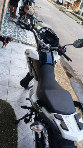 Vendo ou troco em outra de maio cilindrada 