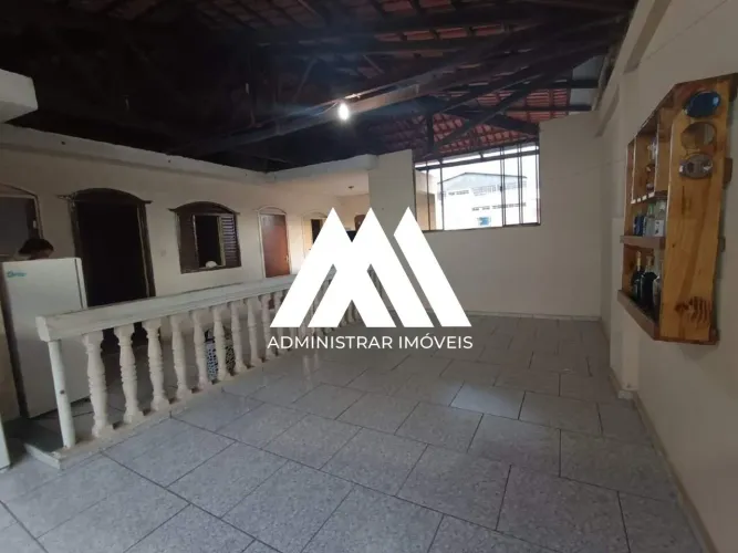 Vendo casa em Itaúna em excelente localização!