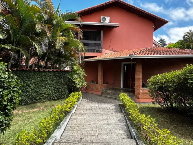 ALUGA-SE CASA 397 m 2, 5 SUÍTES, PISCINA, CONDOMINIO São Paulo II - Cotia - SP