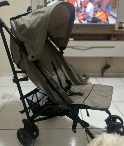 Carrinho de bebê de passeio 