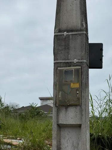 Poste padrão para obra