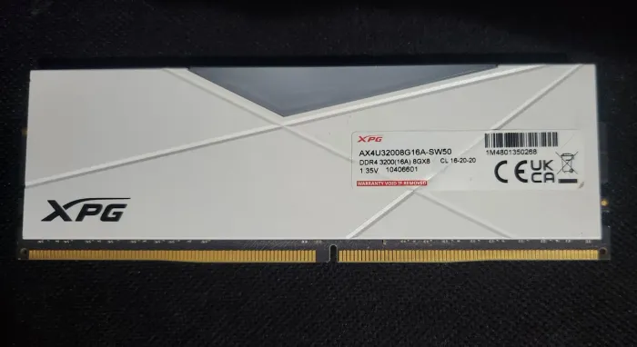 memoria ram xpg  8gb (3200mhz )
