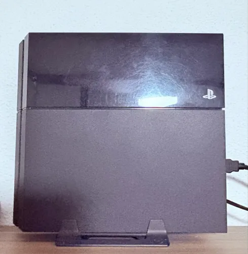 Playstation 4 - 500gb + 15 jogos