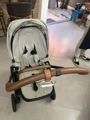 Carrinho de bebê NUNA