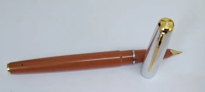 Caneta Tinteiro Pilot Super 100 Anos 50/60 - Japão - Corpo Terracota e Tampa Cromada