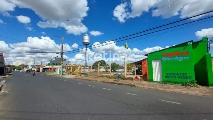 Área para alugar, Pacaembu - Uberlândia/MG - Rotina Imobiliária