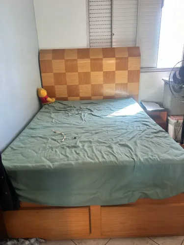 CAMA DE CASAL MADEIRA COM GAVETAS