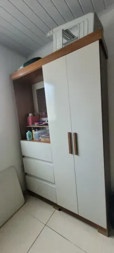 Guarda roupa de solteiro , armário semi novos