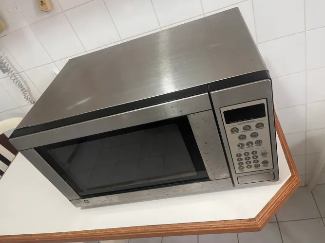 Micro-ondas inox GE - Com defeito - Para conserto ou retirada de peças