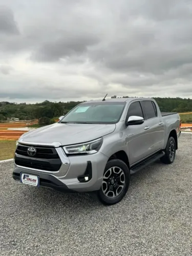 Toyota Hilux CD SRX 4X4 2.8 TDI 16V Diesel Aut. 2023