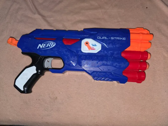 Nerf elite dual strike