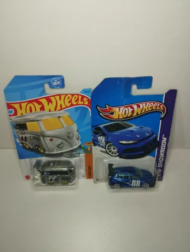 DUPLA HOT WHEELS RAROS - KOOL KOMBI ZAMAC E SCIROCCO 2013 