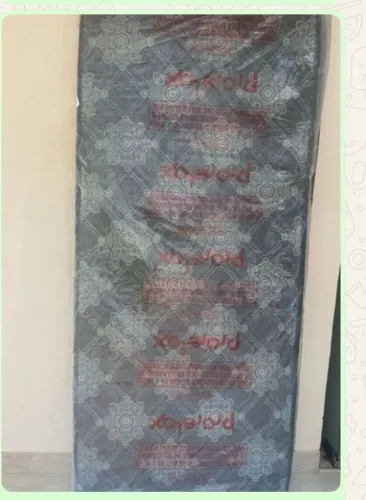 02 colchões de espuma solteiro, semi novos para cama beliche 