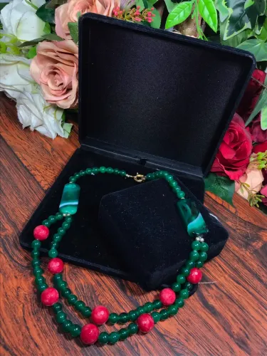 Colar de Pedra Jade Verde e Vermelho