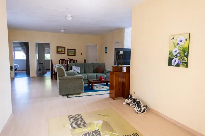 Casa à venda no Fragata, Pelotas 260 m², 4 quartos (sendo 2 suítes), lareira, garagem amp