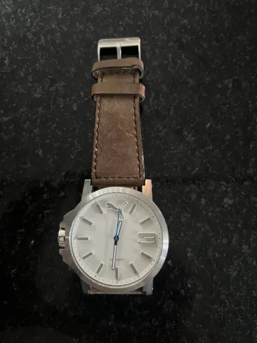 Relógio Puma Ultrasize - Pulseira de Couro