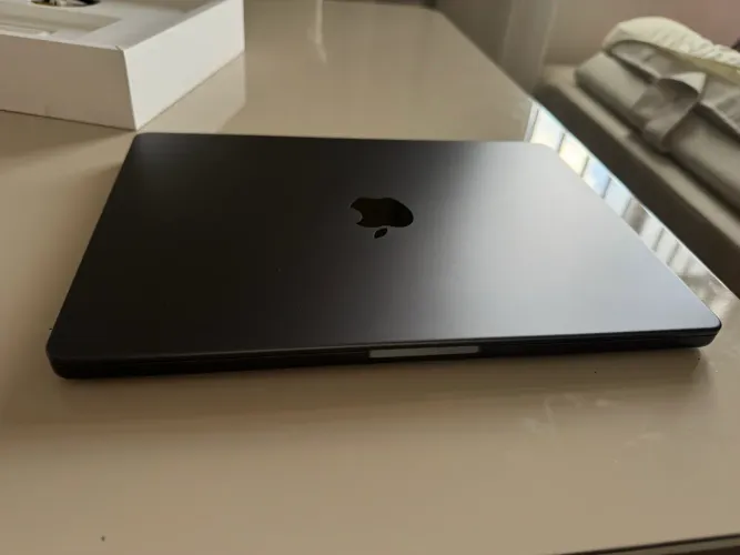 Macbook Pro M3 pro chip 14-inch