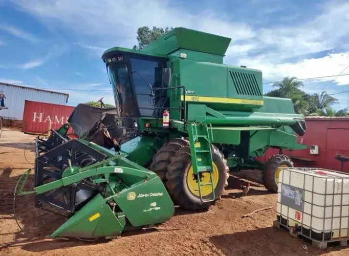 Colheiteira john deere 1175 2008