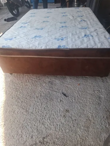 cama box de casal padrão conjugada já está higienizado aceito pix ou dinheiro 