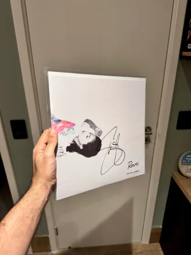 Vinil - RARE - Autografado 